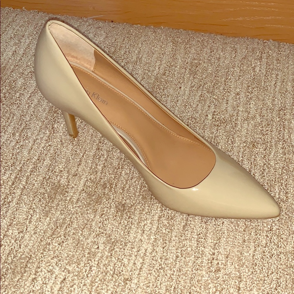 Nude Calvin Klein Gayle Pumps